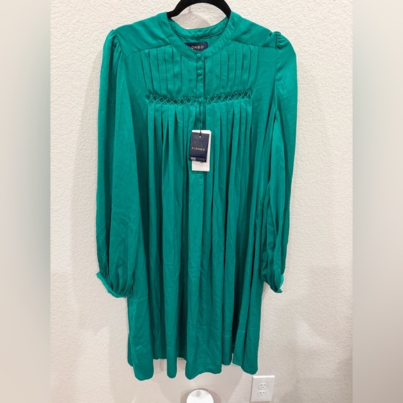 PIOMBO ITALIAN DESIGNER KELLY GREEN LONG SLEEVE DRESS - Picture 2 of 8